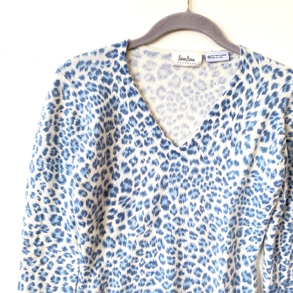 Neiman Marcus NWOT 100% Cashmere Blue Leopard Sweater - Picture 2 of 6
